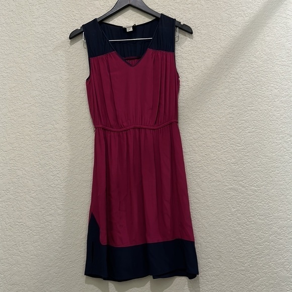 Loft Dress in Maroon and Navy in Size XS - Picture 9 of 9